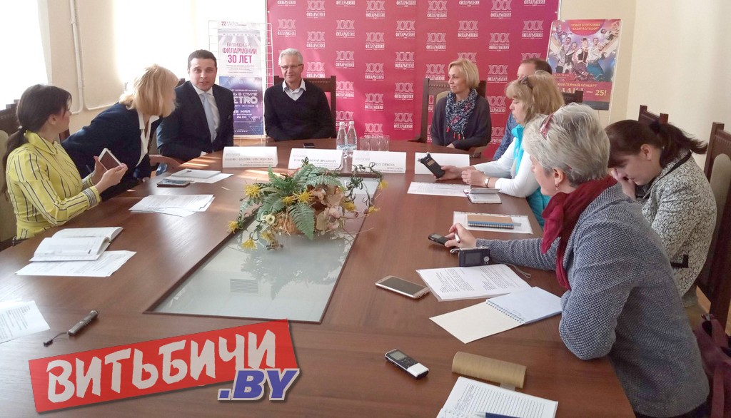 «Ночь в стиле ретро» от Витебской областной филармонии и «Базар большой» от ансамбля «Талака» в честь юбилеев