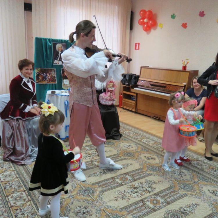 Серьёзная классическая музыка в Доме ребёнка